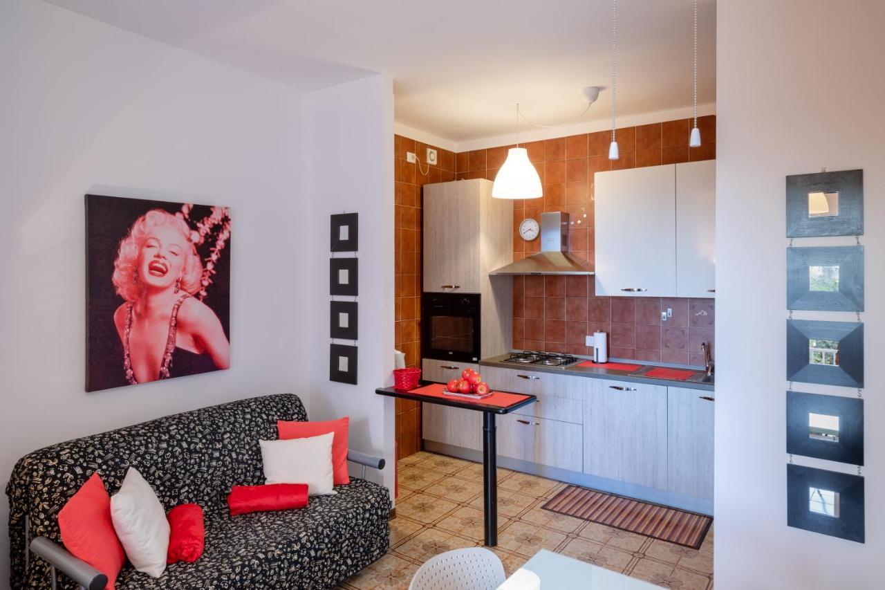 086 - Sunshine Home, 5 Minuti Dalla Spiaggia - Parcheggio Privato Gratis Incluso Оспедалетти Экстерьер фото
